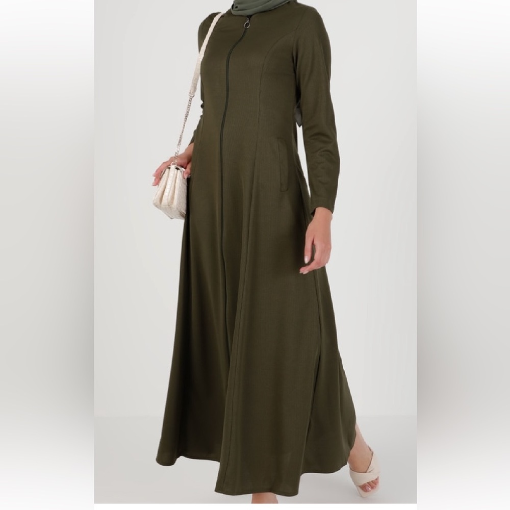 Army green Abaya/long sleeve dress fits Size 8